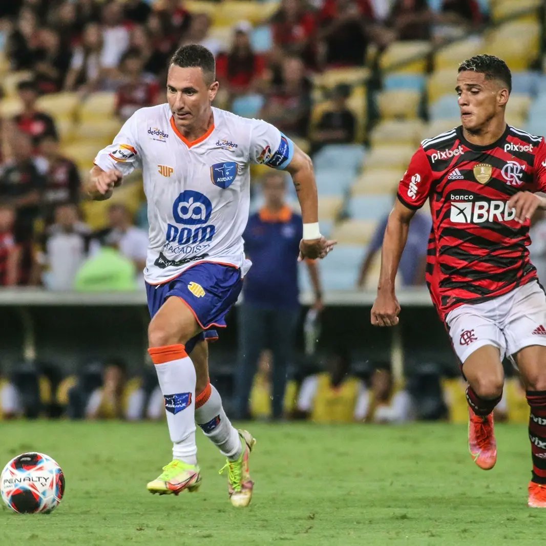 FLAMENGO VENCE O AUDAX POR 1 A 0